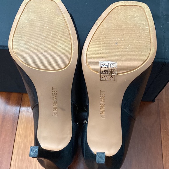 Ninewest black leather booties - Picture 6 of 6